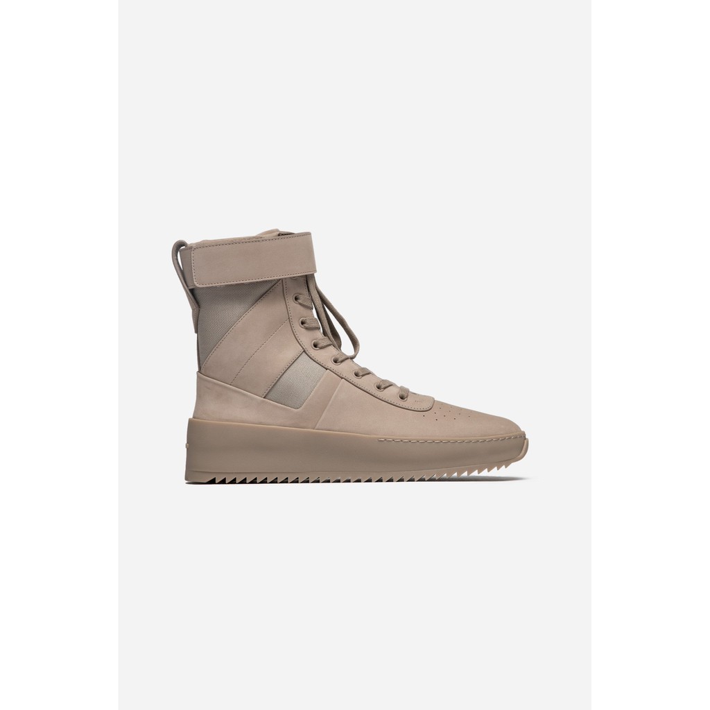 全新現貨Fear of God Military Sneaker 新款軍靴杏色44 | 蝦皮購物 全新現貨Fear of God Military Sneaker 新款軍靴杏色44 | 蝦皮購物
