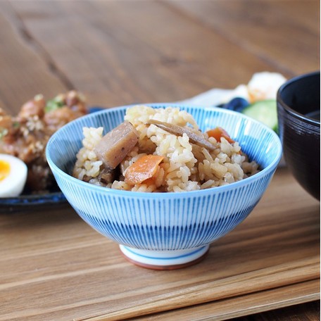 【田田滿滿】日本製 細藍十草 美濃燒  和食器 碗  11cm