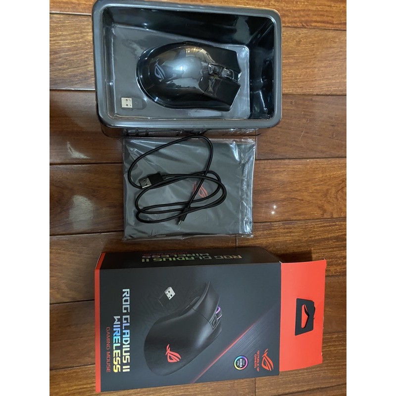 華碩 ROG GLADIUS II Wireless 無線雙模滑鼠