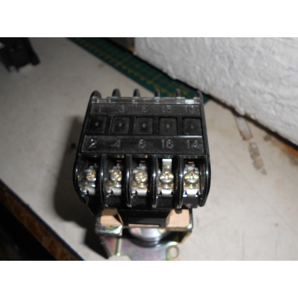 日本 FUJI 富士 電磁 接觸器 SRCa3631-05/G 4A1b 線圈DC110v (D1箱)