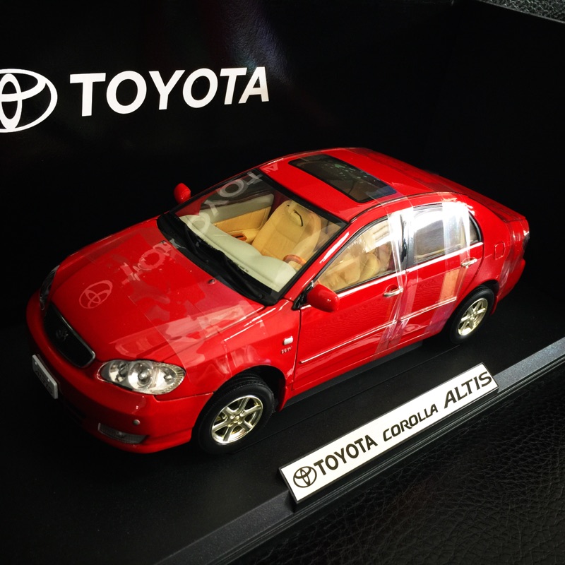 Toyota Altis 1:18 模型車