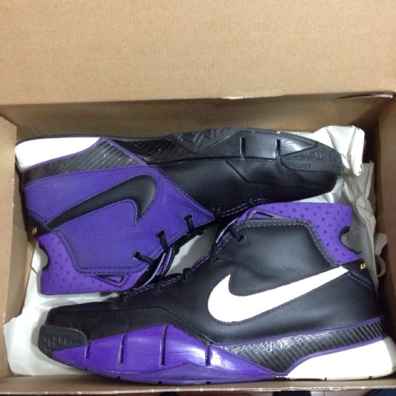 kobe 1 black out