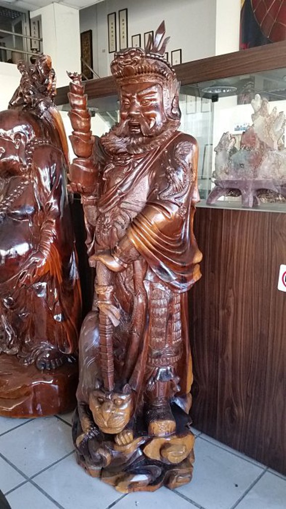 國際二手貨----台灣早期紅豆杉木雕 高210公分 武財神 趙光明  精緻威武 矩矩有神