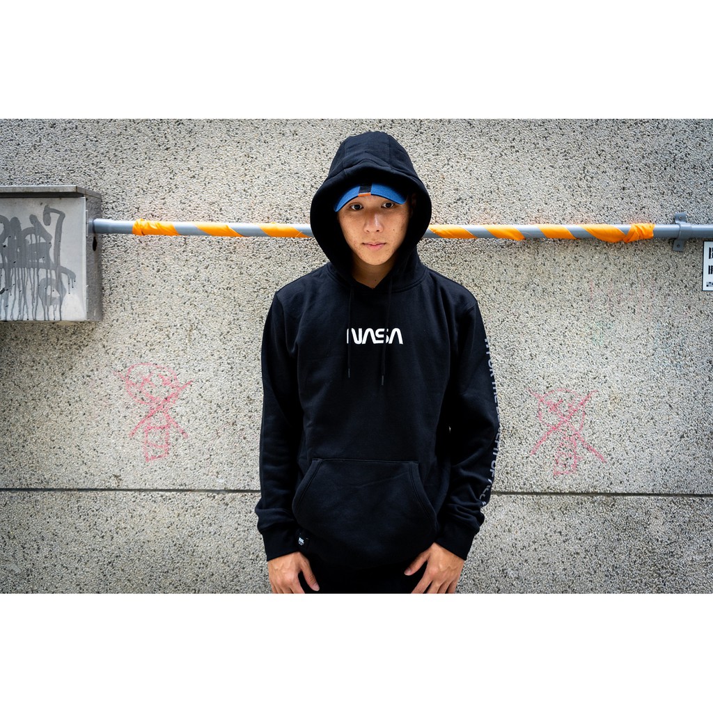 【A-KAY0】VANS X NASA 男女 HOOD 宇航員 內裡刷毛 帽T 黑【VN0A3IK9BLK】