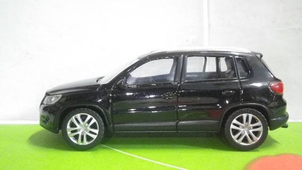 傳奇車庫-1/64 NOREV 福斯休旅車 VW TIGUAN