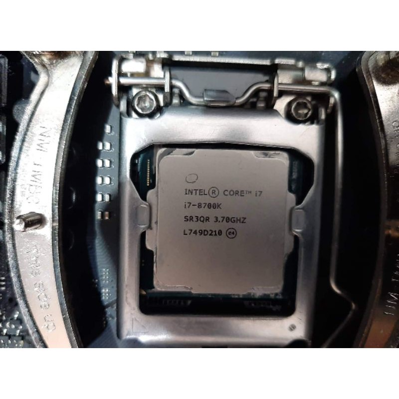 Intel i7-8700K Cpu 保固中