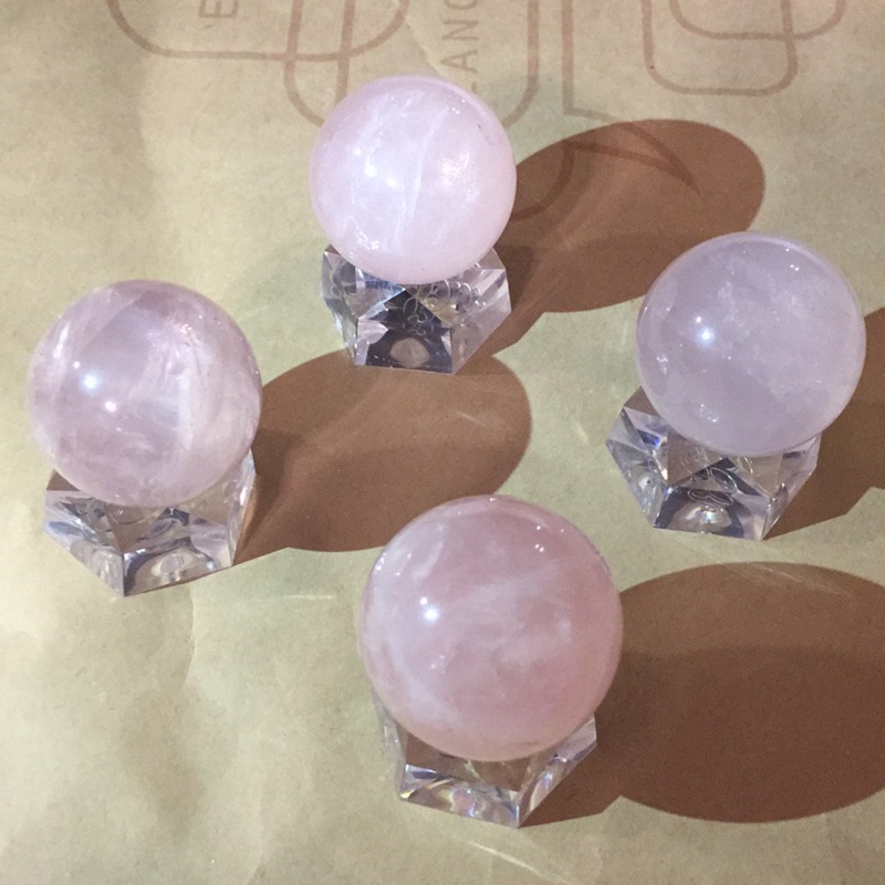 「五行倉庫」天然粉水晶球 粉水晶 超美的貨 水晶球 多種尺寸 擺件 招桃花 招人緣 書桌 辦公桌 床頭皆可 2.5公分