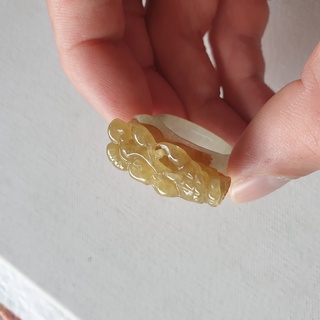 天然緬甸玉A貨-J0148-冰糯黃翡貔貅戒指 寬10.8mm厚3mm內徑19.5mm國際圍#16 貔修長28.6mm寬1