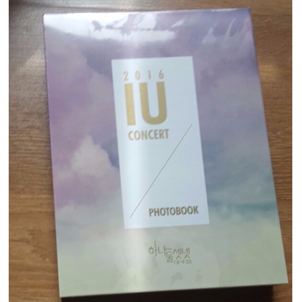 IU 2016 Concert Photo Book 李知恩 24 Steps 演唱會DVD PB 寫真書 小卡組 絕版