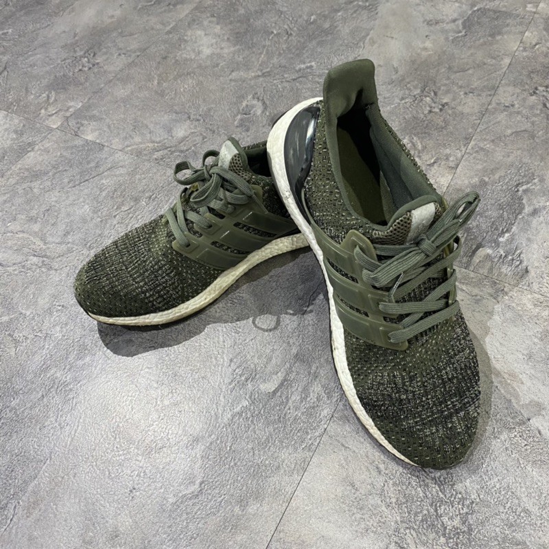 (MAN's WEAR男裝)ADIDAS ULTRA BOOST 男軍旅色慢跑鞋 尺寸US8.5/JP26.5/CN26