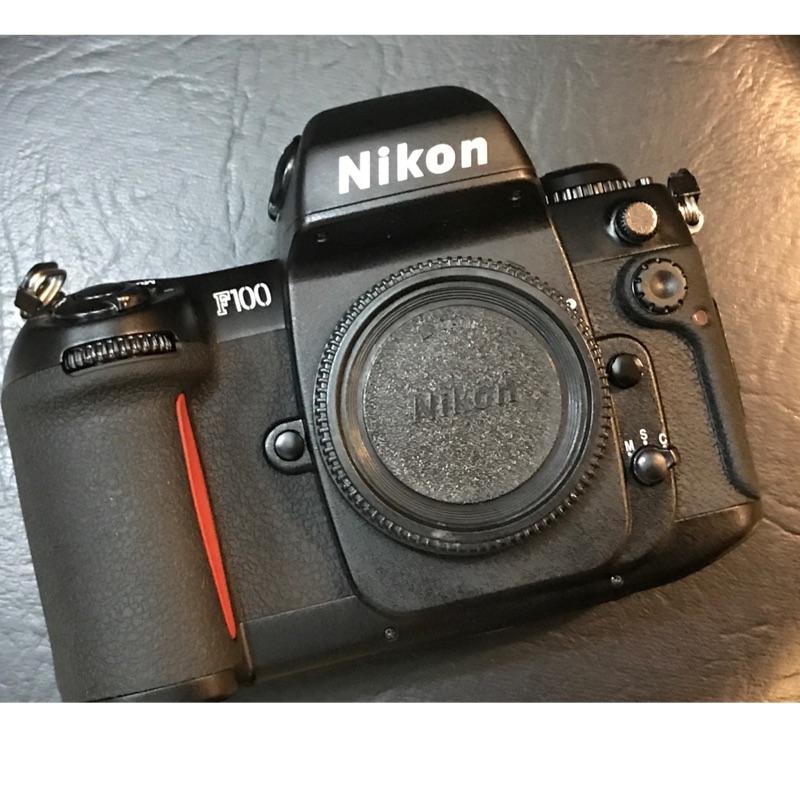 機皇 Nikon F100 外觀新(缺電池夾)