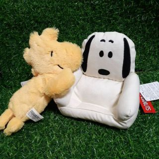 👍日本正版 peanuts 史奴比 SNOOPY 史努比 手機架 手機座 沙發 眼鏡架 沙發椅 置物架 娃娃 玩偶 置物