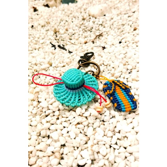 La playa y el so l草帽+夾腳拖鞋造型編織鑰匙圈