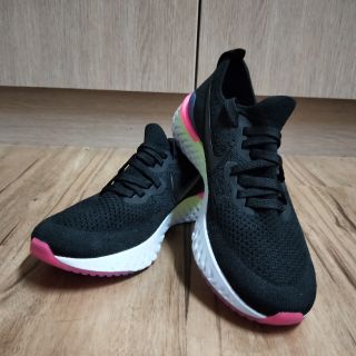 Nike Epic React Flyknit 2 黑彩虹
