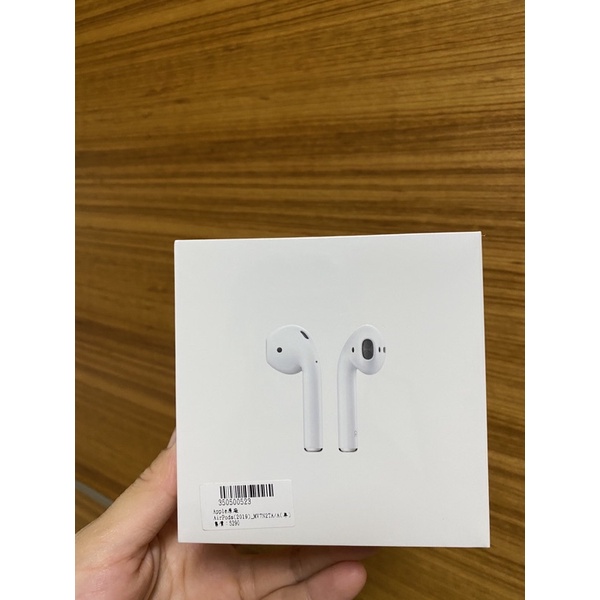 AirPods(二代）搭配充電盒