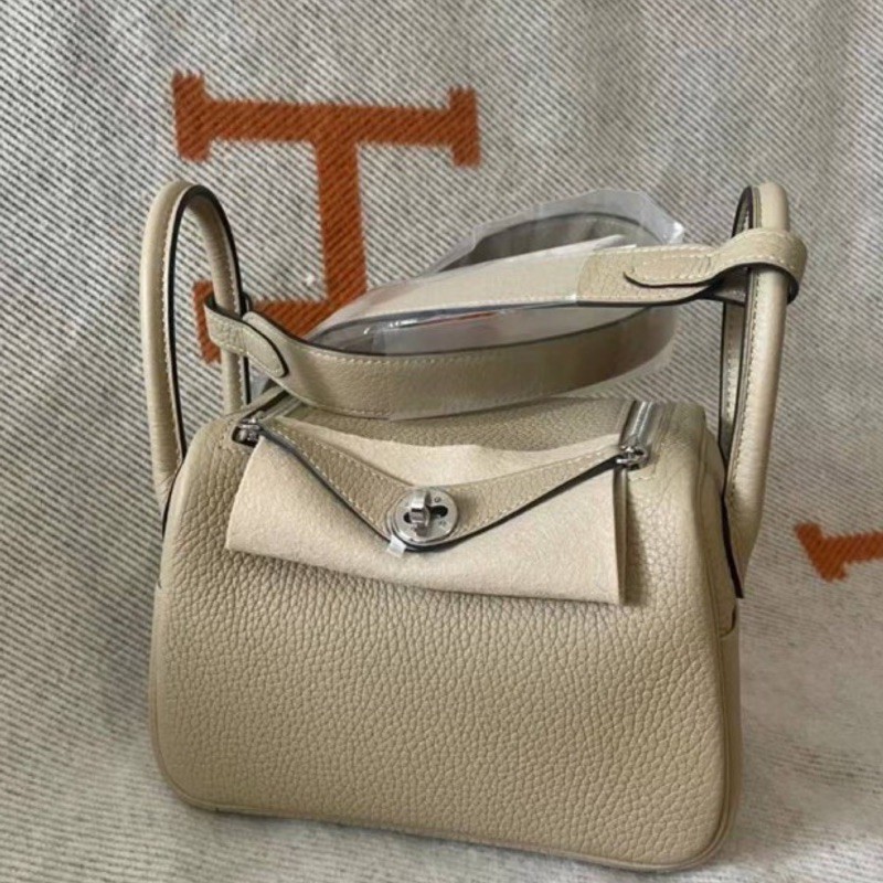 全新愛馬仕mini Lindy 風衣灰銀扣 蝦皮購物