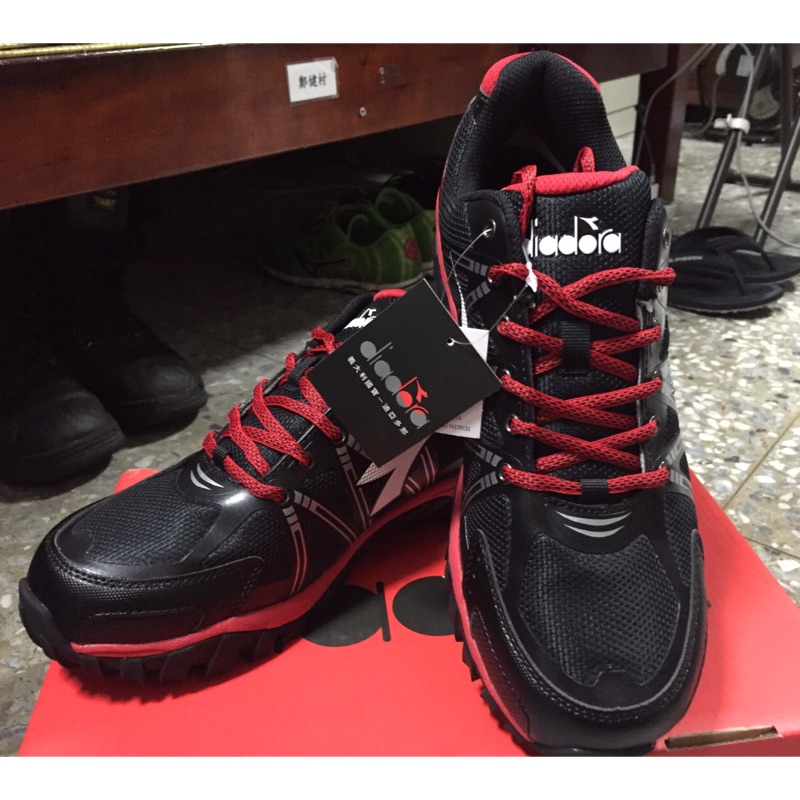 DIADORA 抗水越野跑鞋 全新正品