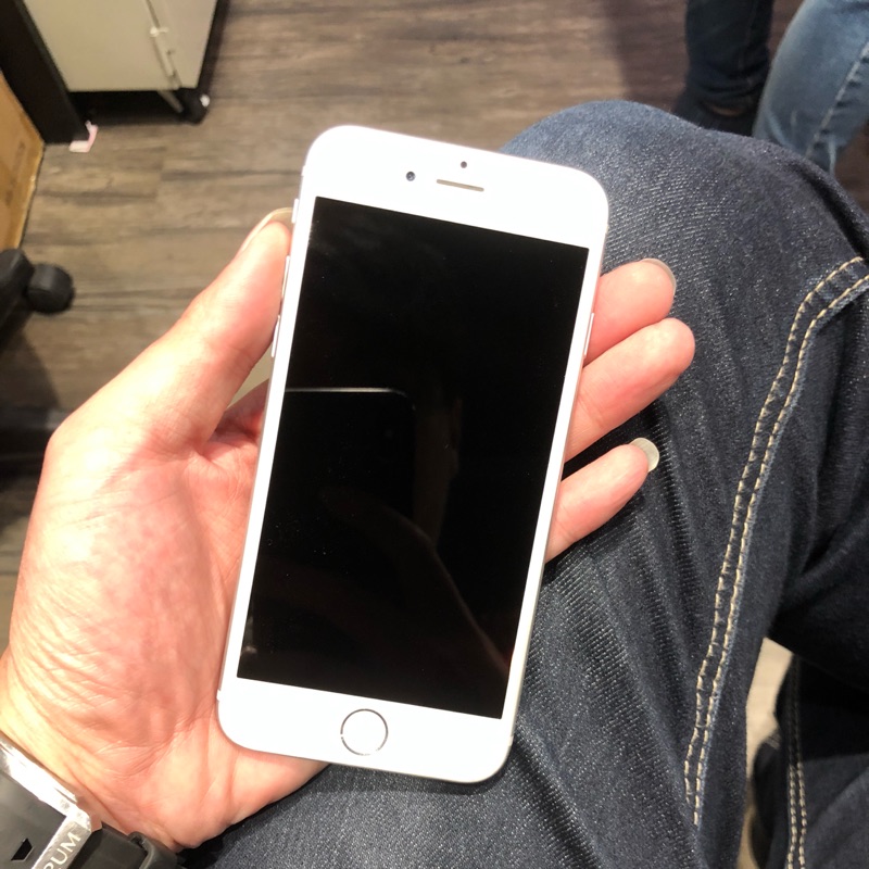 《二手機》iPhone 6 64g 銀 9.7成新