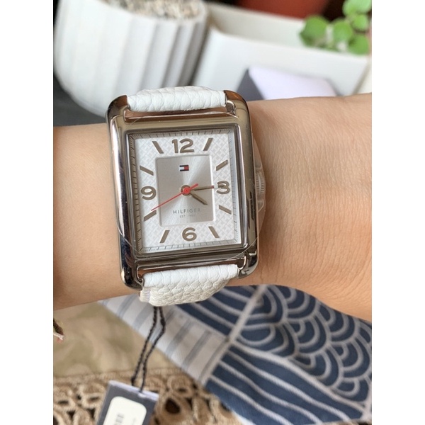 全新膠膜未撕TOMMY HILFIGER 艷夏復古系列女錶-銀/白/32mm