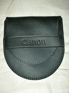 L.全新台灣製Canon相機鏡片皮套/拭鏡紙皮套!--多功能值得收藏!/6房樂箱60/-P