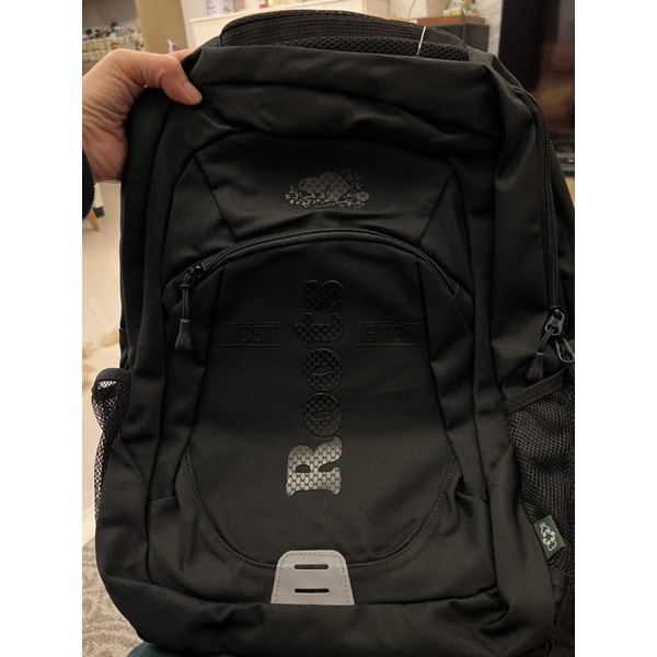 《全新正版🇨🇦商品》ROOTS 黑色後背包 電腦包 登山包 休閒包（附環保袋）