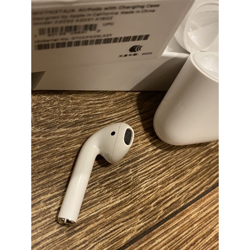 保證原廠公司貨，Airpods 2 ，二代，左耳耳機遺失，剩下右耳耳機以及充電盒