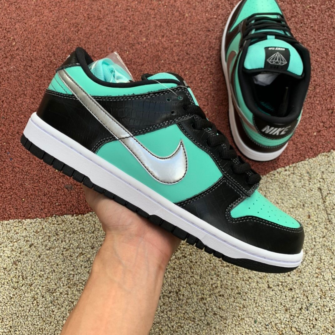diamond supply x nike sb