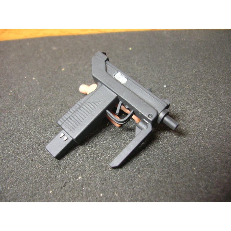 B2兵工裝備 黑道殺手用1/6似UZI衝鋒槍一把(不可活動) mini模型