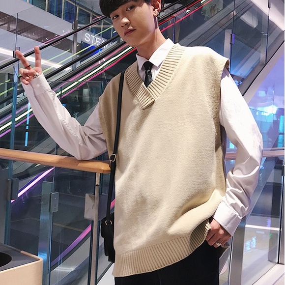 【自已人】三色可選 無袖V領毛衣外套 馬甲 毛衣 針織衫背心男  馬甲針織衫 套頭毛衣背心情侶 (M193)