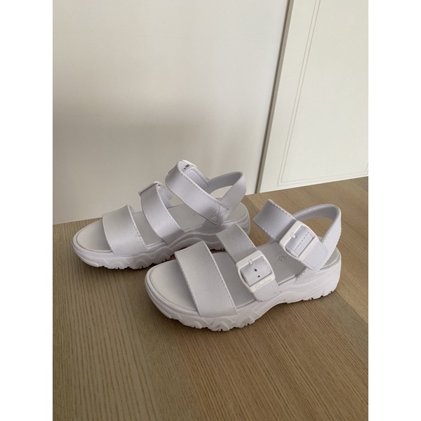 SKECHERS 女休閒款 白色厚底涼拖鞋 CALI GEAR D LITES