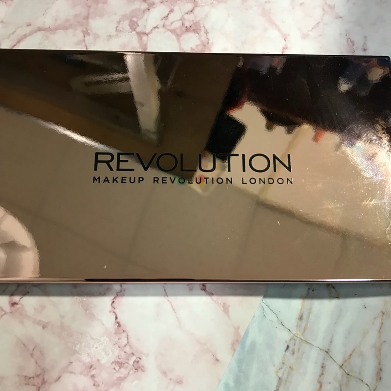 Makeup Revolution 32色眼影盤