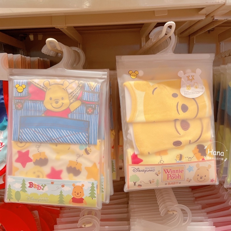 預購 香港迪士尼代購 小熊維尼寶寶口水巾 防水圍兜兜