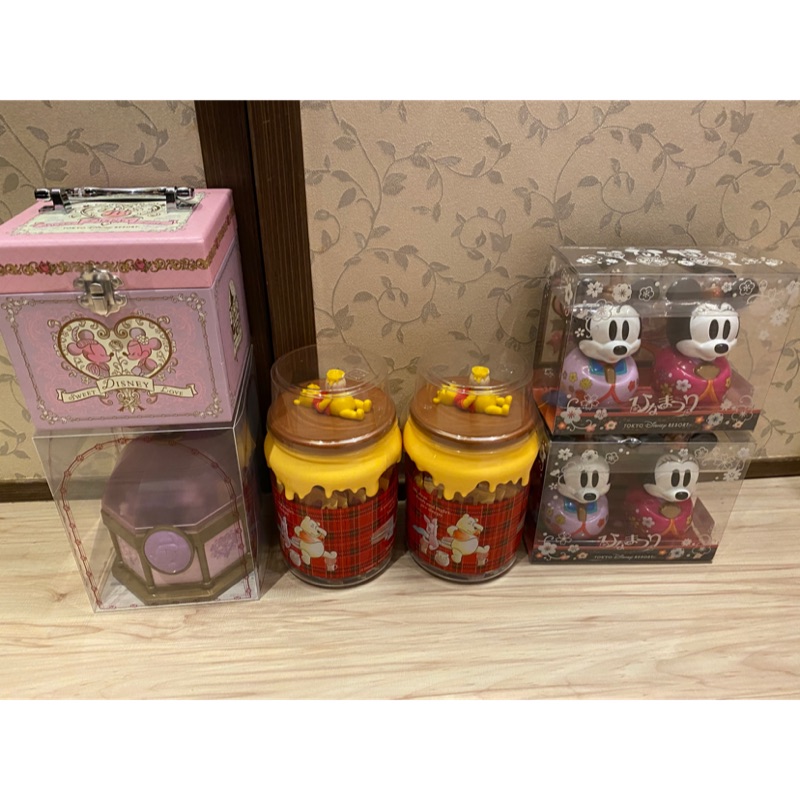 全新 日本迪士尼商店情人節新年小熊維尼/米奇米妮餅乾糖果盒
