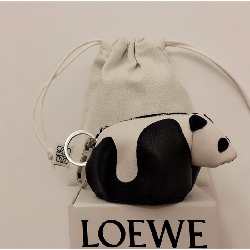 全新LOEWE Panda熊貓造型牛皮零錢包(黑白色)