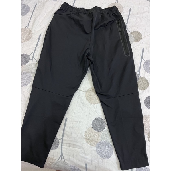 Nike運動防風長褲 9.5成新～尺寸L (黑色）