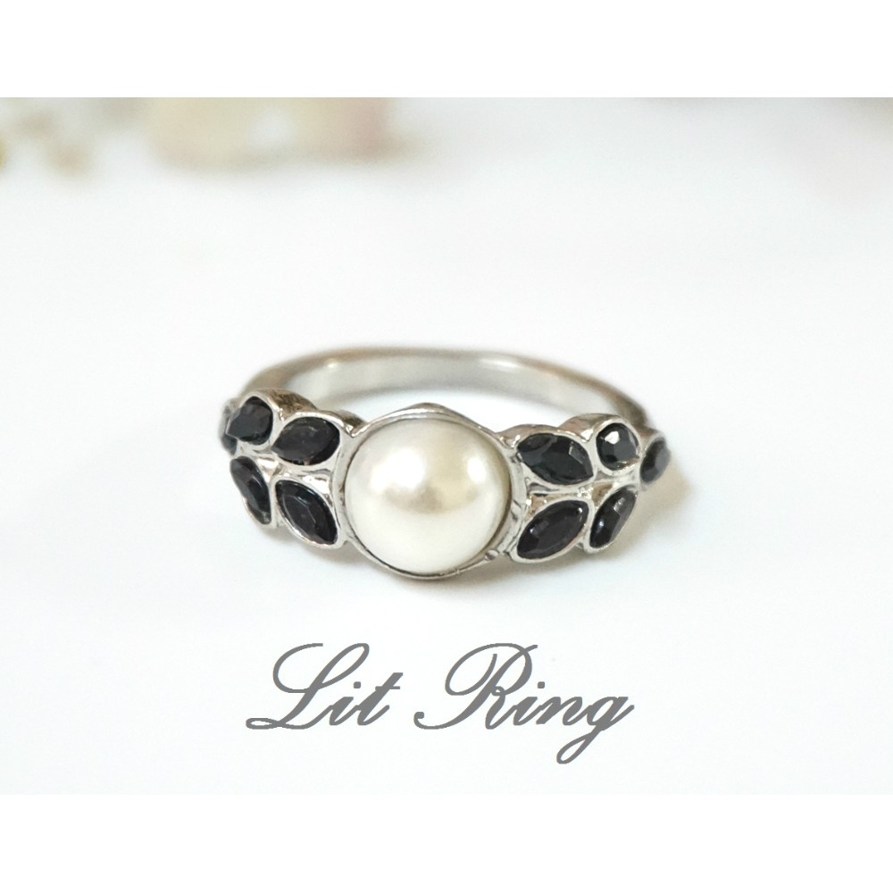 【Lit Ring】黑色稻穗珍珠戒指。復古銀色 麥穗 鑲黑色水鑽 圓形珍珠 戒指 飾品 禮物 首飾