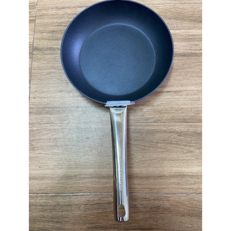 @anercook24cm不沾鍋平底鍋，fry pan with stainless steel /non-stick