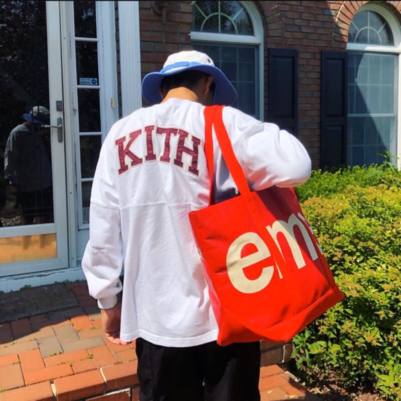 Supreme Raffia Tote Red | angeloawards.com