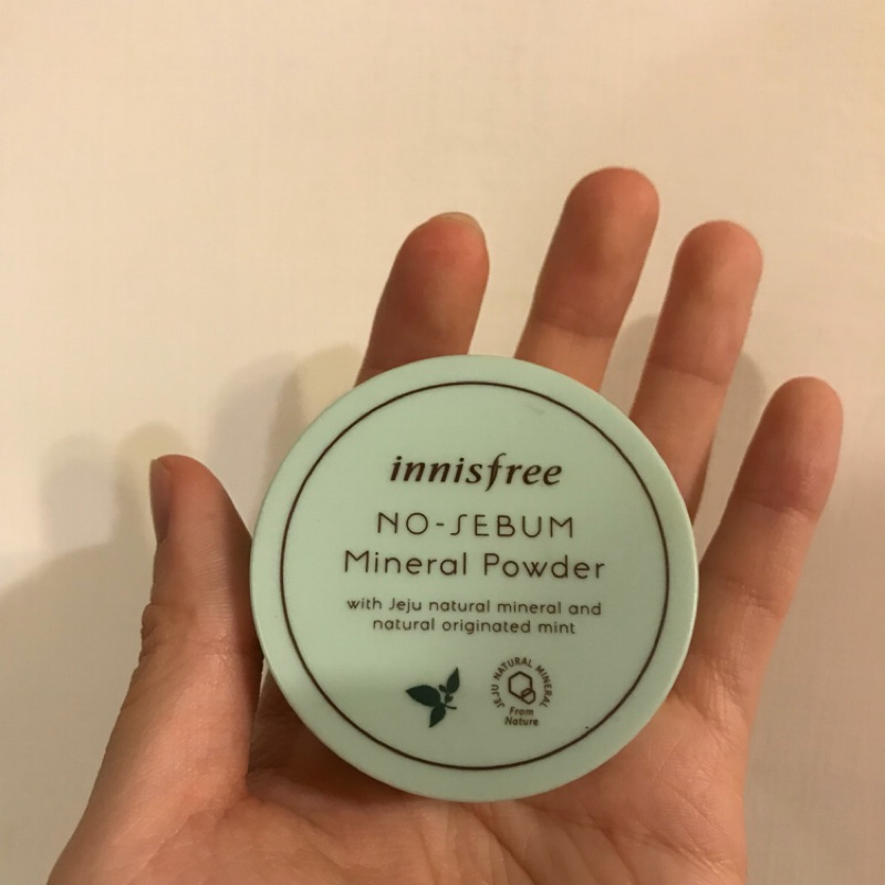 innisfree 無油無慮礦物控油蜜粉