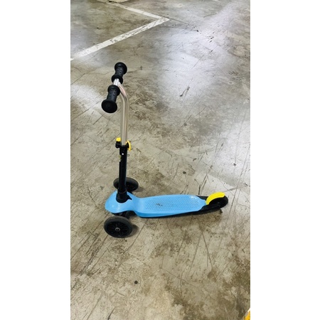 迪卡儂 藍色兒童滑板車