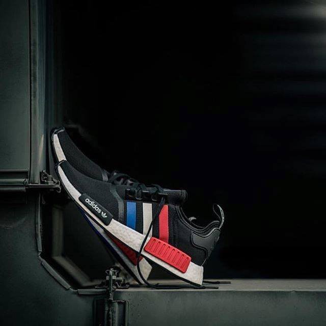 【S.M.P】ADIDAS NMD R1 OG BMW 紅藍白 男鞋 歐美限定款 限量 F99712