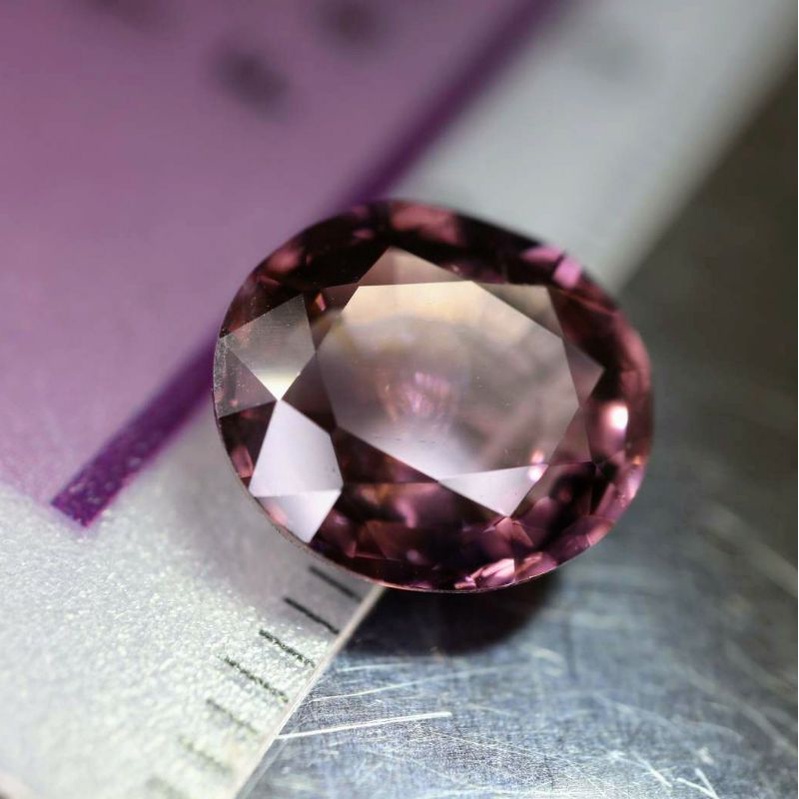 天然無處理紫紅色尖晶石Purple Pink Spinel橢圓型切面裸石3.53克拉