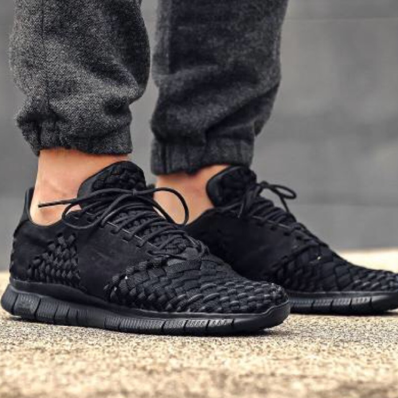 nike inneva woven black