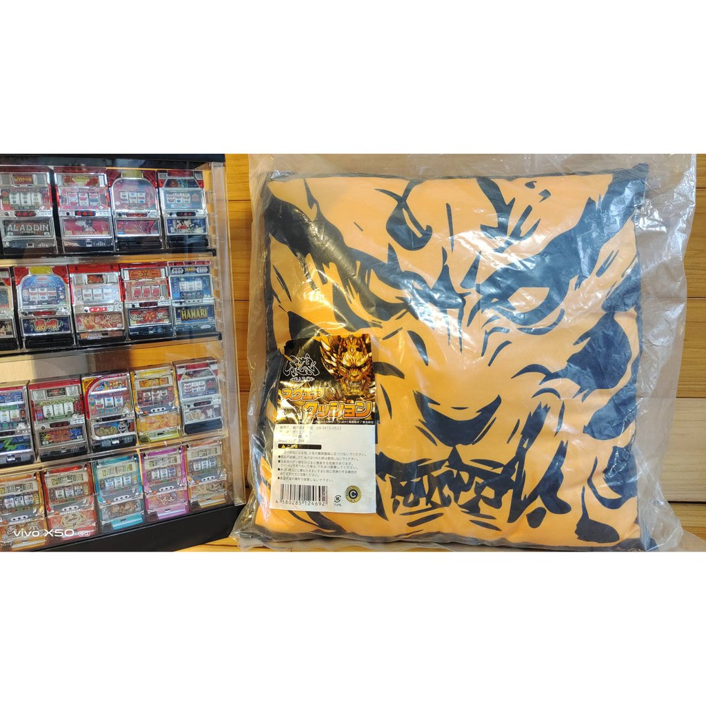柯先生日本館小鋼珠slot 限定品雨宮慶太garo牙狼魔戒之花奢華大抱枕沙發抱枕放在汽車上超帥情人節生日禮物