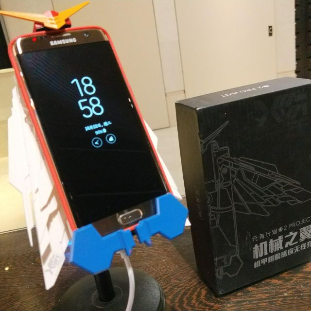 鋼彈無線充電器 
高達無線充電器 
機械之翼無線充電器
之蘋果iPhone手機及安卓手機無線充電座(買就送桌立型支架)