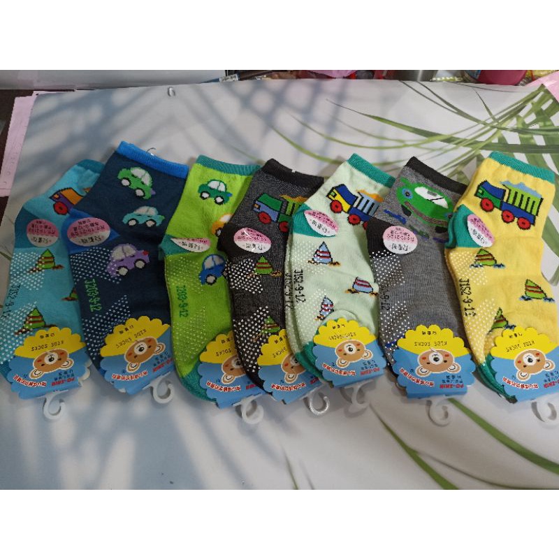 止滑襪男女童都有  台灣製  童襪  3-6歲 6-9歲 9-12歲 國小學生襪 卡通襪