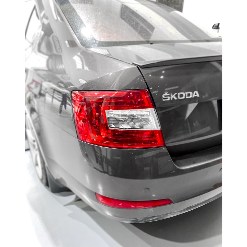 台灣之光 全新SKODA 斯柯達OCTAVIA 4門 4D 14 15 16 17年原廠型紅白尾燈後燈台灣製