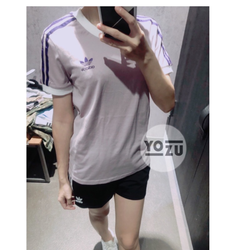 ⭐️YOZU ⭐️愛迪達 adidas 女生 紫色 棉T 三條線 上衣 EJ9016
