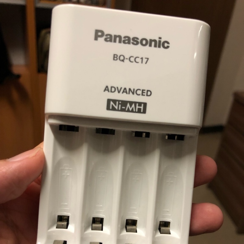 Panasonic BQ-CC17充電器 可充3號AA或4號AAA電池 鎳氫電池 充電電池 Eneloop