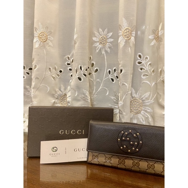 Gucci立體鉚釘雙G老花款長夾👜